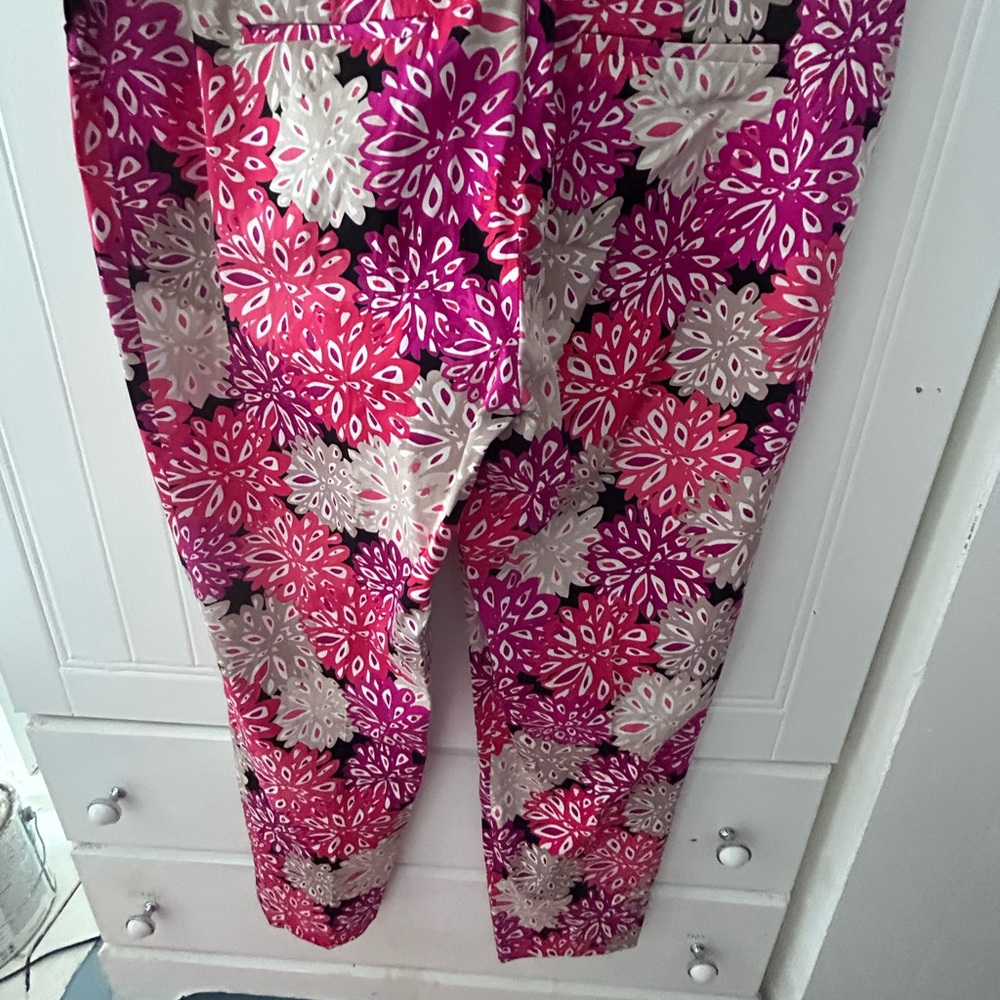 NWT PAPPAGALO Colorful Floral Pants W/Tailored Waist and Tapped Legs, Flattering - Picture 11 of 11